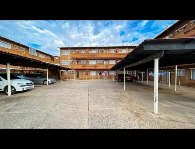 1 BEDROOM APARTMENT FOR SALE IN PRIMROSE